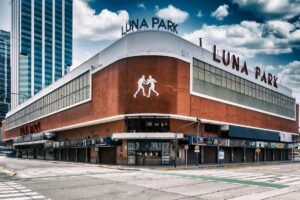 Javier Milei + Luna Park